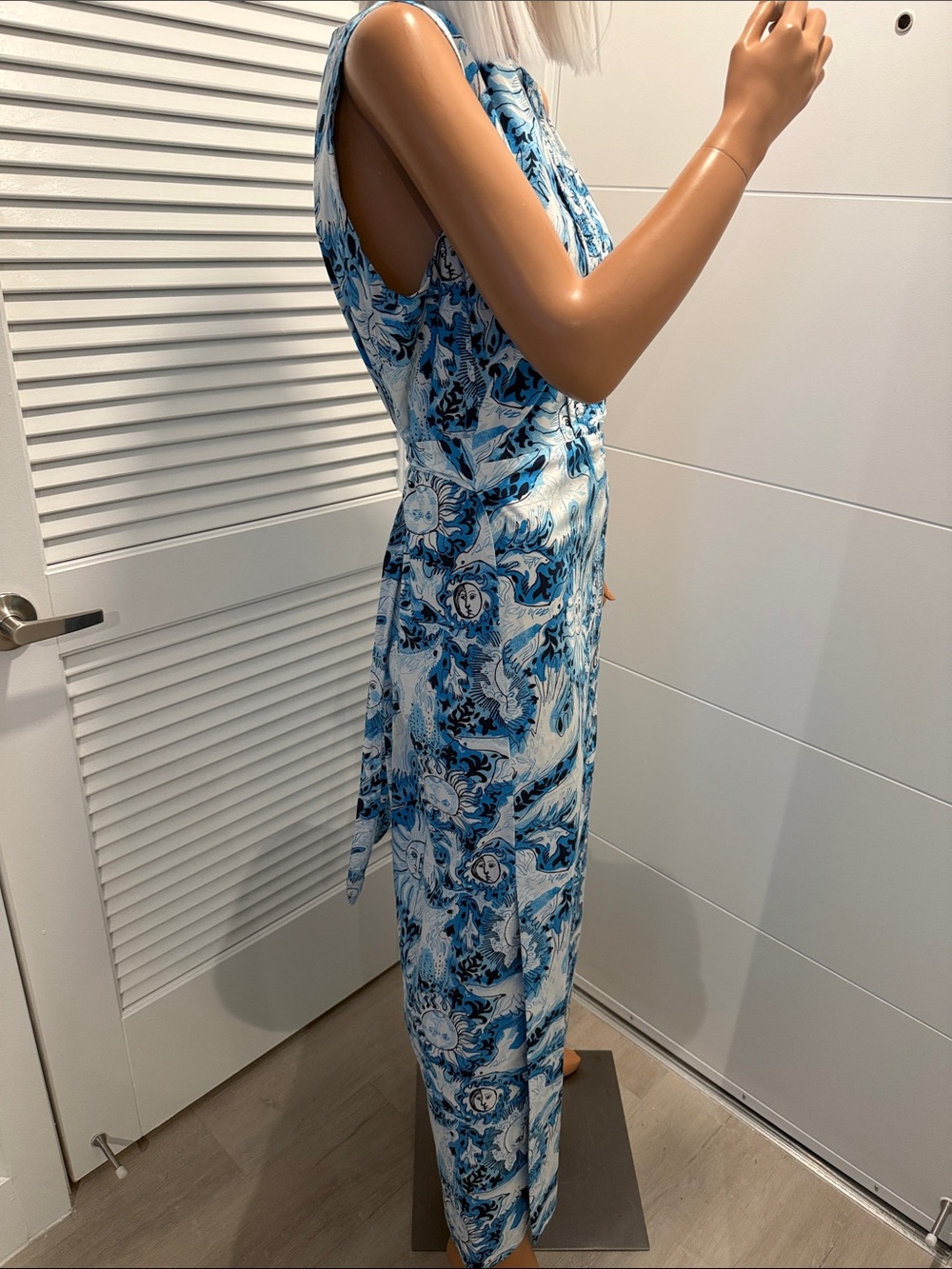 Lilly Pulitzer size 6 Sleeveless Blue & White Sunburst Print Maxi Dress - Picture 5 of 12